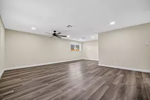 4421 Waycross Dr, Houston, TX 77035 - Photo 10