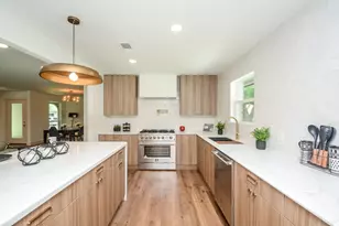6214 Yarwell Dr, Houston, TX 77096 - Photo 2