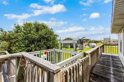 970 Gulfview Drive, Crystal Beach, TX 77650 - Photo 32