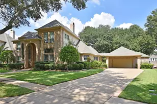 3315 Meadowside Dr, Sugar Land, TX 77478 - Photo 2