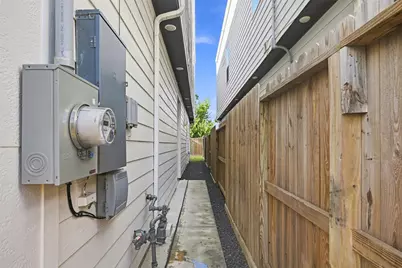 3726 Noah Street, Houston, TX 77021 - Photo 34