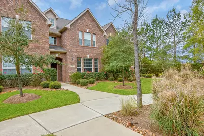 27 Umbria Lane, The Woodlands, TX 77382 - Photo 2