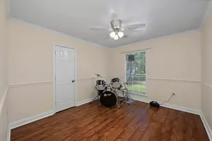 10985 Woods Ln, Cleveland, TX 77328 - Photo 18