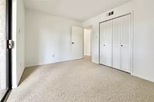 3075 Walnut Bend Ln, Houston, TX 77042 - Photo 14