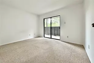 3075 Walnut Bend Ln, Houston, TX 77042 - Photo 6