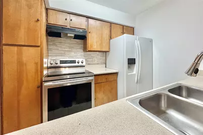 3075 Walnut Bend Lane #22, Houston, TX 77042 - Photo 8
