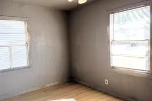 5617 Malmedy Rd, Houston, TX 77033 - Photo 8