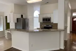 1710 Emerald Lake Ct, Houston, TX 77062 - Photo 2