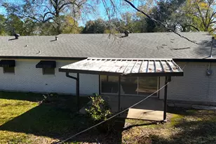390 Bradford Dr, Beaumont, TX 77707 - Photo 18