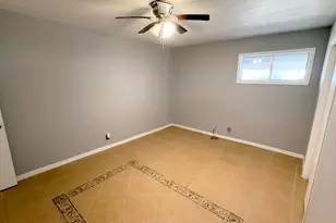 390 Bradford Dr, Beaumont, TX 77707 - Photo 12