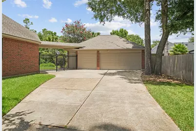 705 Hidden Oak Lane, Friendswood, TX 77546 - Photo 22
