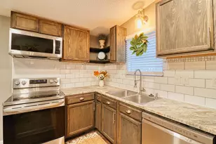21702 Island Lake Loop E, Humble, TX 77338 - Photo 6