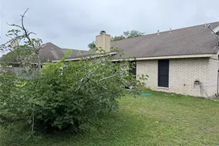108 Timberline Dr, Port Lavaca, TX 77979 - Photo 4
