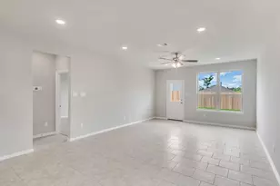 25727 Boxwood Hedge Ln, Tomball, TX 77375 - Photo 4