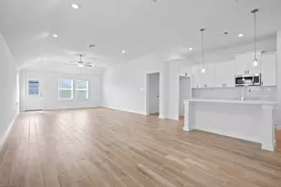13214 Hayden Peak Dr, Iowa Colony, TX 77583 - Photo 12