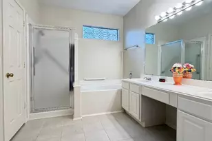 62 N Holly Laurel Cir, Spring, TX 77382 - Photo 10