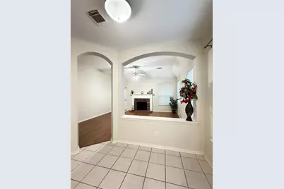 62 N Hollylaurel Circle, Spring, TX 77382 - Photo 4