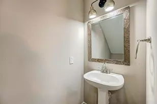 16510 Amy Ridge Rd, Houston, TX 77053 - Photo 18