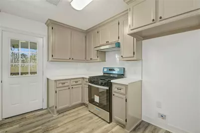524 Magnolia Street, Lake Jackson, TX 77566 - Photo 10