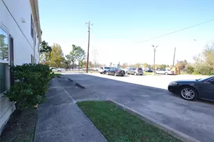 304 Dell Ct, Houston, TX 77009 - Photo 4