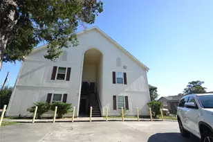 304 Dell Ct, Houston, TX 77009 - Photo 6