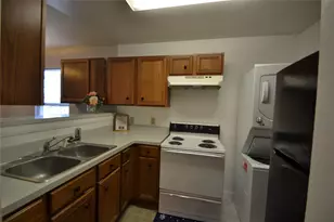 304 Dell Ct, Houston, TX 77009 - Photo 14