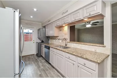 13074 Trail Hollow Drive #3074, Houston, TX 77079 - Photo 16