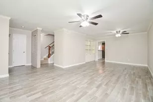 13074 Trail Hollow Dr, Houston, TX 77079 - Photo 6