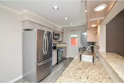 13074 Trail Hollow Drive #3074, Houston, TX 77079 - Photo 20