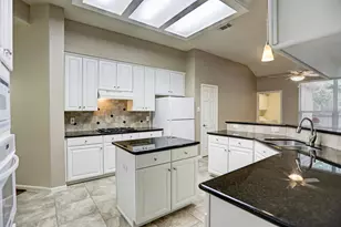 3 S Acacia Park Cir, The Woodlands, TX 77382 - Photo 8