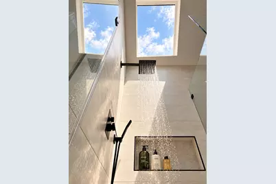 9822 Oak Point Drive, Houston, TX 77055 - Photo 22