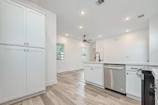 8405 Schneider St, Houston, TX 77093 - Photo 32