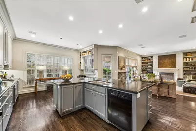 2627 Sutton Court, Houston, TX 77027 - Photo 14