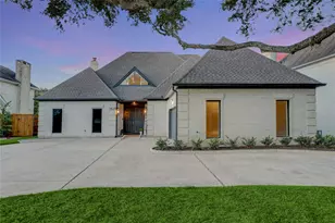 1428 Sugar Creek Blvd, Sugar Land, TX 77478 - Photo 2