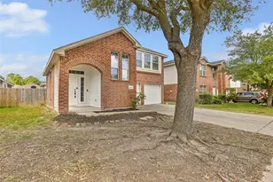 29119 Fox Fountain Ln, Spring, TX 77386 - Photo 2