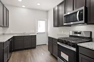 2469 Carp Dr, Conroe, TX 77384 - Photo 4