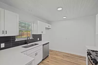 4501 E 38th Street, Dickinson, TX 77539 - Photo 10