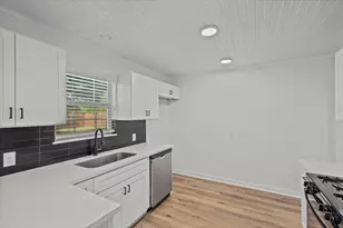 4501 E 38th St, Dickinson, TX 77539 - Photo 10