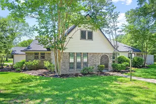 826 N Rivershire Dr, Conroe, TX 77304 - Photo 1