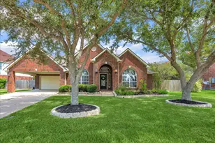 716 High Ridge Dr, Friendswood, TX 77546 - Photo 1