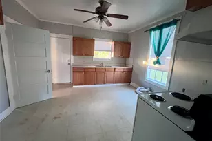 621 Harrison, Wharton, TX 77488 - Photo 8