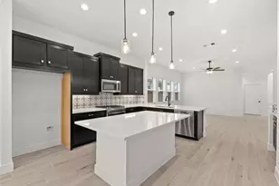 607 Crested Duck Ct, Willis, TX 77318 - Photo 4
