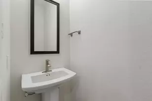 906A W 21st St, Houston, TX 77018 - Photo 14