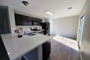 1011 Larks Trace Ln, Houston, TX 77090 - Photo 10