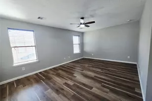 1011 Larks Trace Ln, Houston, TX 77090 - Photo 20