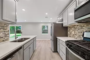 7607 Tanager St, Houston, TX 77074 - Photo 8