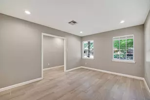 7607 Tanager St, Houston, TX 77074 - Photo 2