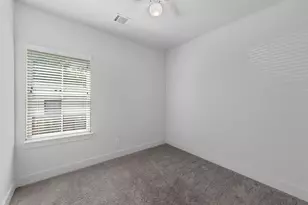 6033 Cypress St, Houston, TX 77074 - Photo 18