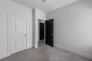 6033 Cypress St, Houston, TX 77074 - Photo 16