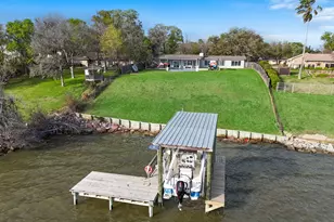 138 N Burnett Dr, Baytown, TX 77520 - Photo 4